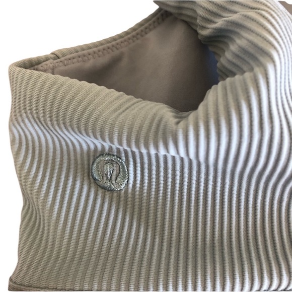 Lululemon Chambray Clear Water Bikini Top size 10 - Picture 7 of 9